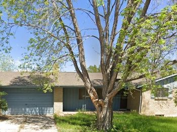 1523 E Easter Circle