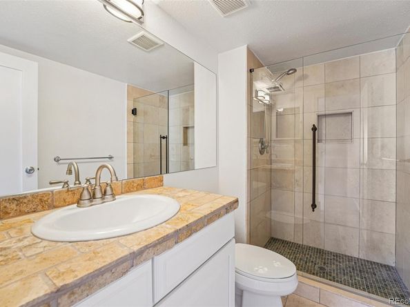 8335 Fairmount Drive 2103, Denver CO 80247