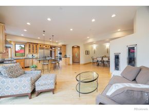 2034 Pearl Street 200, Boulder CO 80302