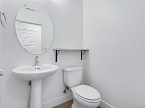 19570 E Sunset Circle, Aurora CO 80015