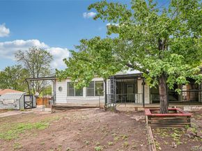 926 S Robb Way, Lakewood CO 80226