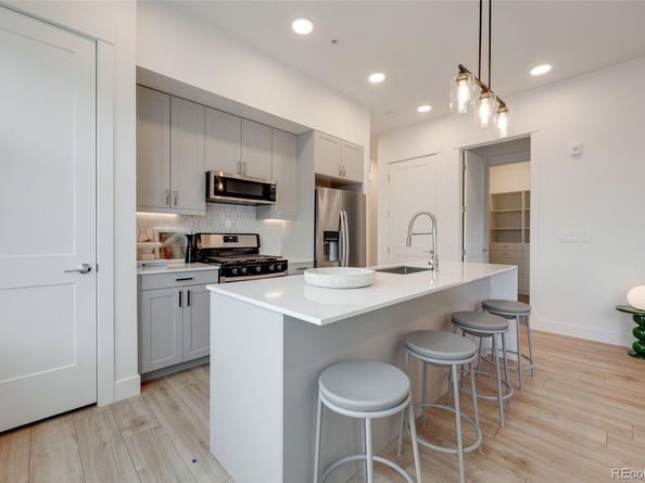 2876 W 53rd Avenue 301, Denver CO 80221