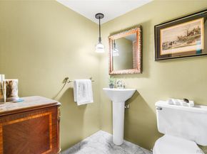 2735 E 7th Avenue Parkway, Denver CO 80206