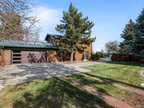 2005 Applewood Drive, Lakewood CO 80215