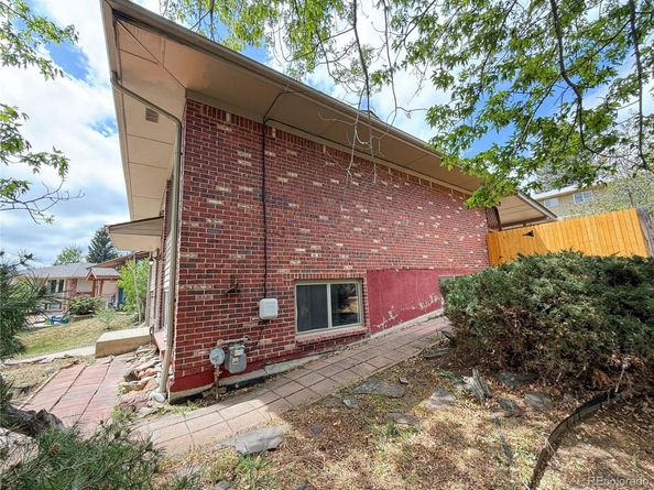 1437 S Yank Street, Lakewood CO 80228