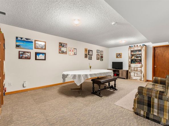 1125 Memphis Street, Aurora CO 80011