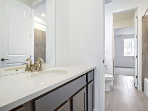 24704 E Kettle Court, Aurora CO 80016