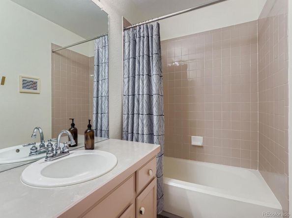 4033 Hawthorne Circle, Longmont CO 80503