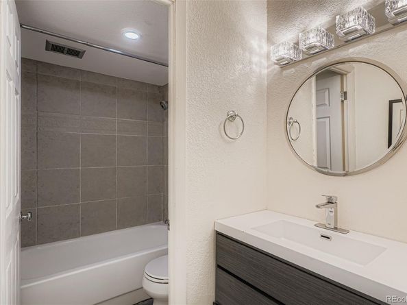 909 N Logan Street 5I, Denver CO 80203