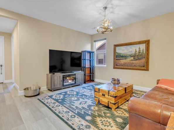 1106 Redbud Circle, Longmont CO 80503