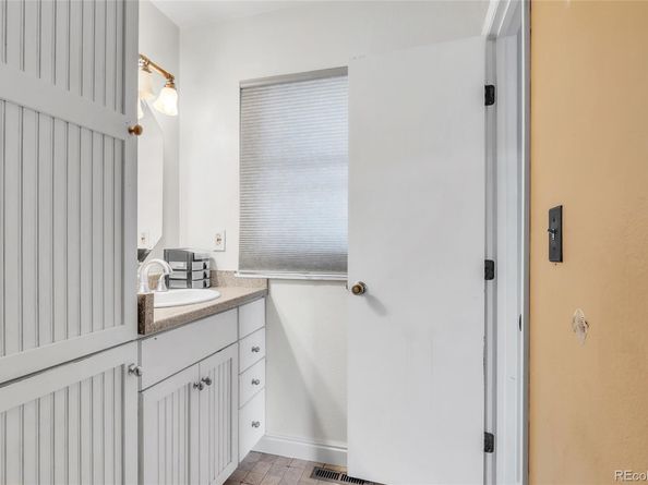 Undisclosed Address #5572766, Aurora CO 80012