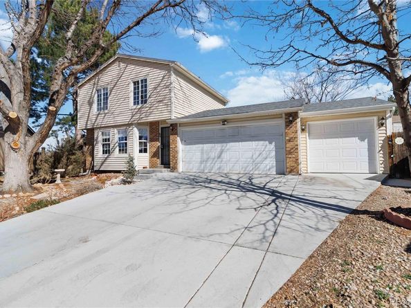 64 Macon Street, Aurora CO 80010