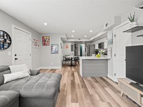 932 S Dearborn Way 11, Aurora CO 80012
