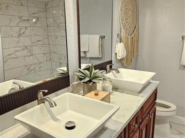 Undisclosed Address #8402575, Denver CO 80205