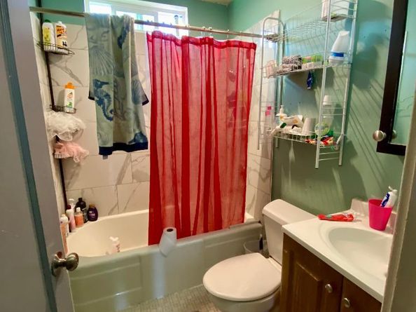 Undisclosed Address #ML81991222, Oakland CA 94606
