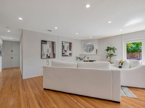 1139 Cuesta Drive, Mountain View CA 94040