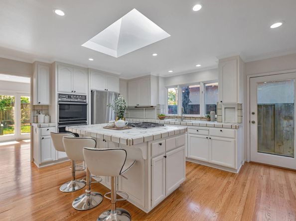 1139 Cuesta Drive, Mountain View CA 94040