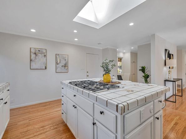 1139 Cuesta Drive, Mountain View CA 94040