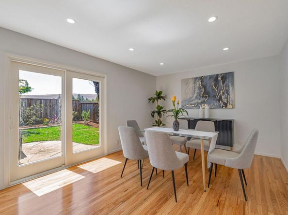 1139 Cuesta Drive, Mountain View CA 94040