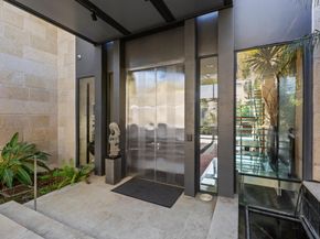 Undisclosed Address #ML82038799, Los Altos Hills CA 94022