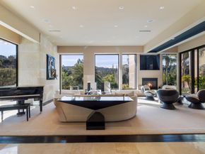 Undisclosed Address #ML82038799, Los Altos Hills CA 94022