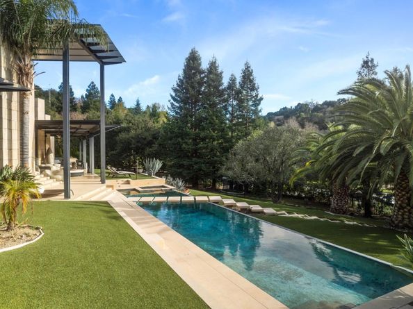 Undisclosed Address #ML82038799, Los Altos Hills CA 94022