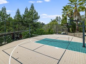 Undisclosed Address #ML82038799, Los Altos Hills CA 94022