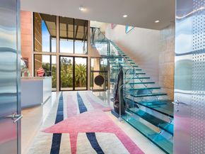 Undisclosed Address #ML82038799, Los Altos Hills CA 94022