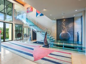 Undisclosed Address #ML82038799, Los Altos Hills CA 94022