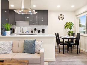 Dunster, Campbell CA 95008