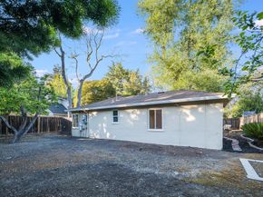 2620 Middlefield Road, Palo Alto CA 94306
