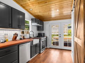 1124 Laurel Street, Santa Cruz CA 95060