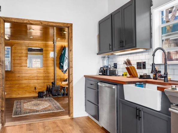 1124 Laurel Street, Santa Cruz CA 95060