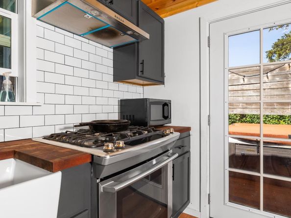 1124 Laurel Street, Santa Cruz CA 95060