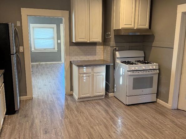 5217 Bancroft Avenue, Oakland CA 94601