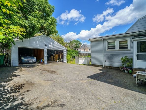 59 River St, Newton MA 02465