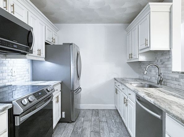 65 Centre St 12, Lynn MA 01905