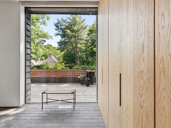 45 White Oak Rd, Wellesley MA 02481