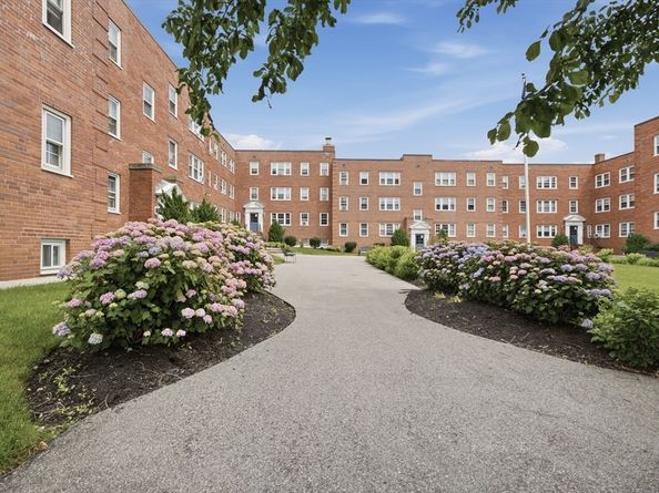25 Lennon Court 29, Boston MA 02127
