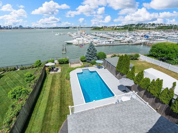516 Pleasant St, Winthrop MA 02152