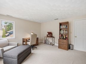 5 Powers Rd, Andover MA 01810