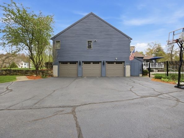 5 Powers Rd, Andover MA 01810