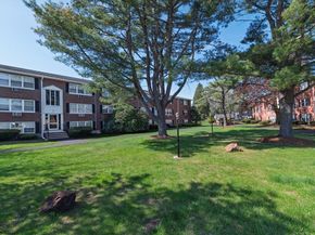 2 Tara Dr 11, Weymouth MA 02188