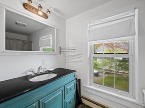 10 Maple, Sturbridge MA 01566