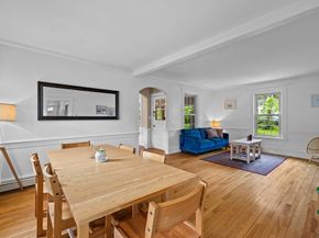 10 Maple, Sturbridge MA 01566