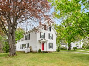 10 Maple, Sturbridge MA 01566