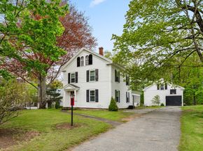 10 Maple, Sturbridge MA 01566