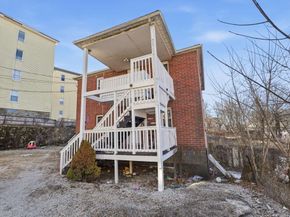 98 Cross St, Southbridge MA 01550