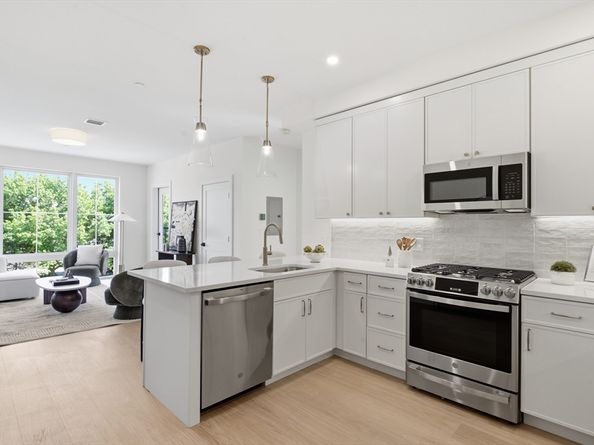 28 Geneva St 303, Boston MA 02128