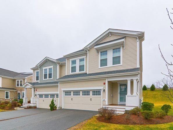 22 Locust Ln 22, Hopkinton MA 01748